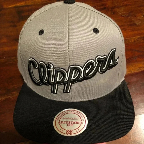 Mitchell & Ness LA Clippers SnapBack Hat - Picture 1 of 9